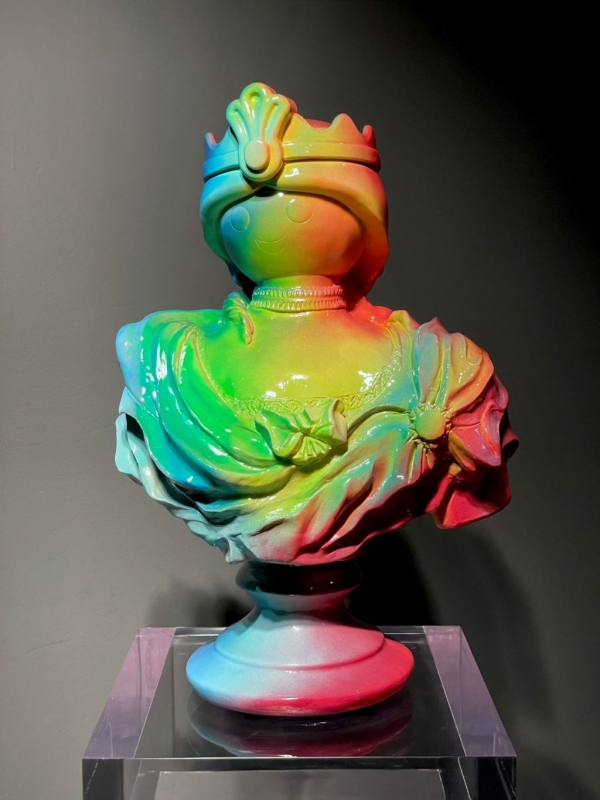 Ivan Madrigal — “Maria Antonieta Spectrum” Busto Inspirado En La Polémica Reina de Francia Del Siglo XVII